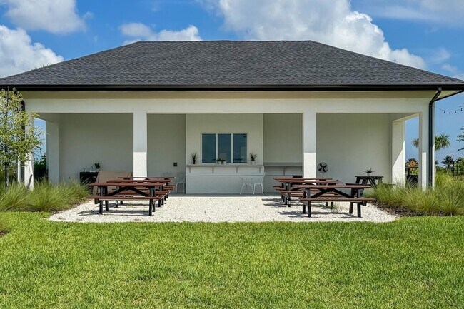 Building Photo - 9312 Tequila Sunrise Dr