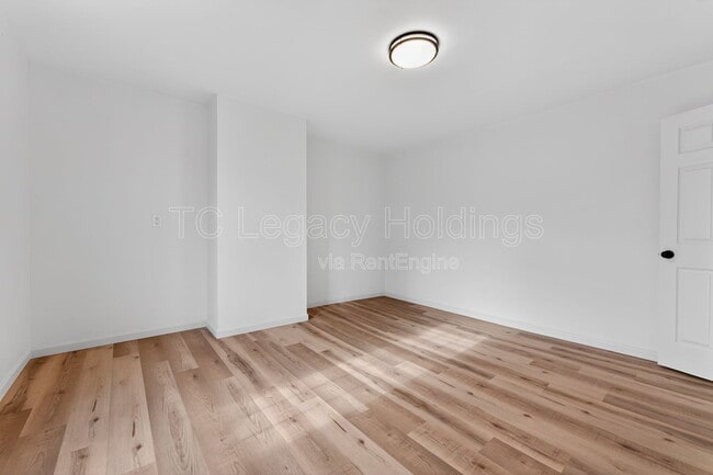 Building Photo - 45 Lincoln St