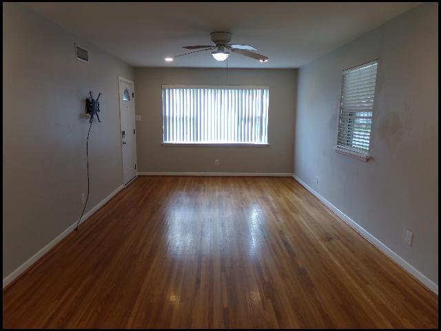 Building Photo - 51 Meadowbrook Dr