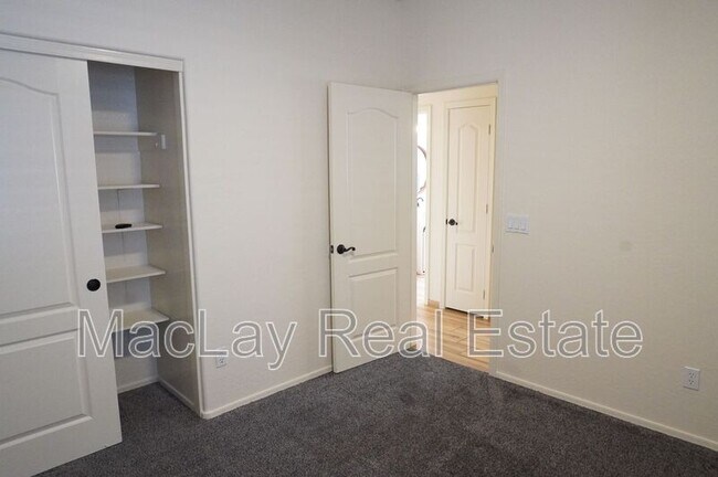 Building Photo - 1573 W Morelos St