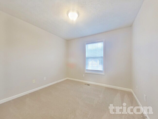 Building Photo - 217 White Pine Ln