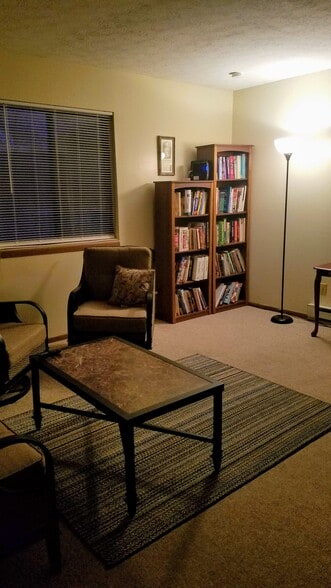 Building Photo - 6322 Ohio St