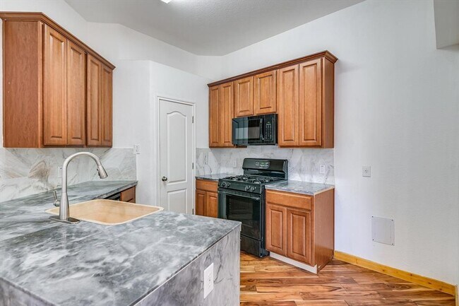 Building Photo - 702 Bent Wood Pl