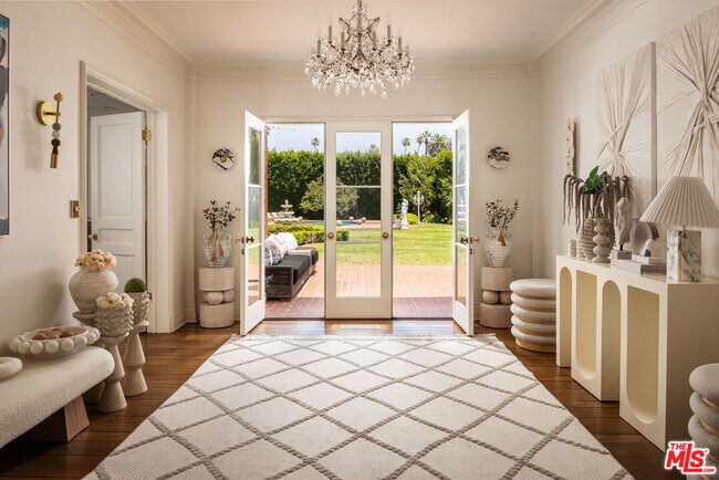 Building Photo - 804 N Rodeo Dr