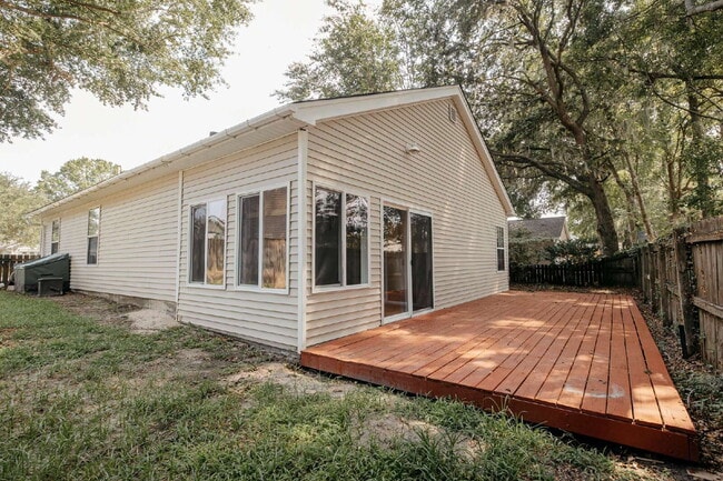 Building Photo - Charming 3-Bedroom Home with Hardwood Floors in Shadowmoss