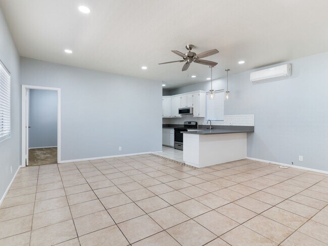 Building Photo - 1116-1122 E 1st Street