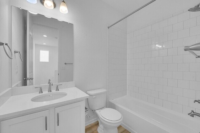 Building Photo - $2,450.00 - 3 Bedrooms, 3 Bathrooms, Singl...