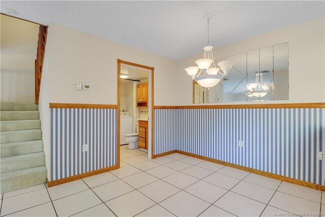 Building Photo - 5662 SE Windsong Ln