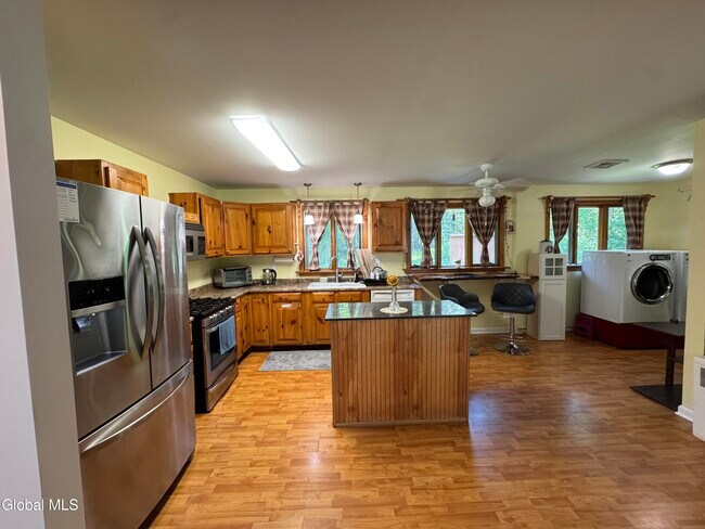 Building Photo - 4264 NY-50
