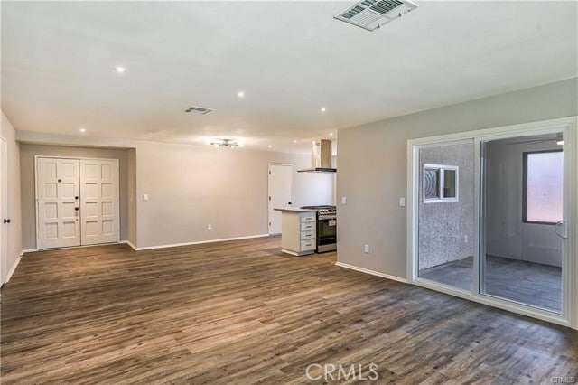 Building Photo - 6742 Conejo Ave