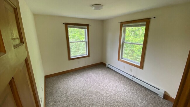 Building Photo - University Student Rental- Available for t...