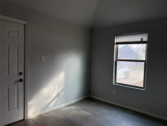 Building Photo - 4509 Larkspur St