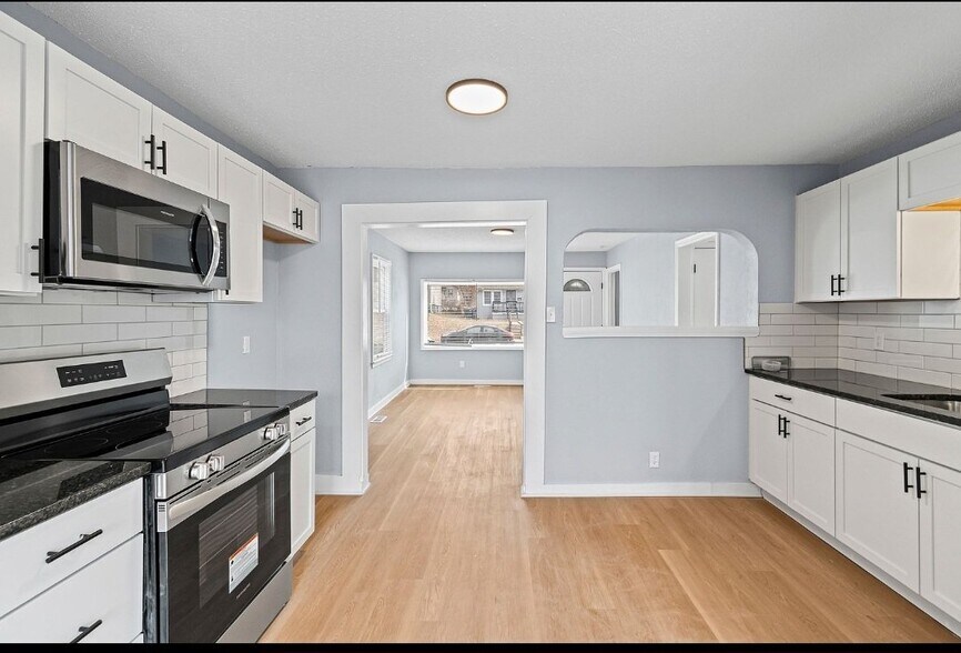 Building Photo - 5752 College Ave