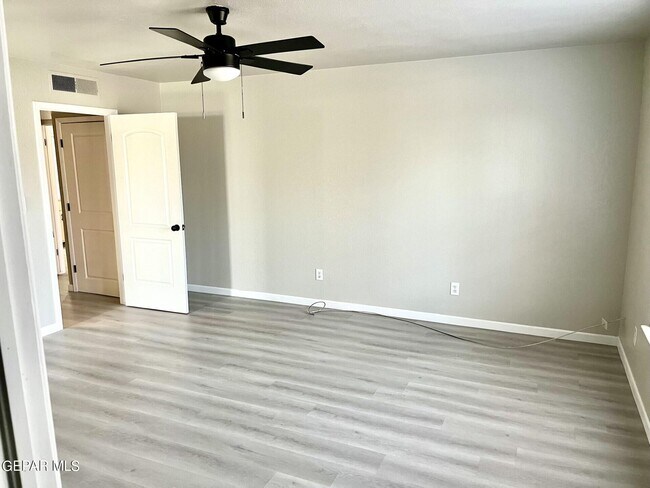 Building Photo - 11676 Andrienne Dr