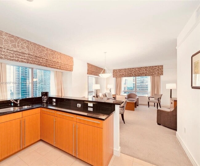 Building Photo - 1435 Brickell Ave