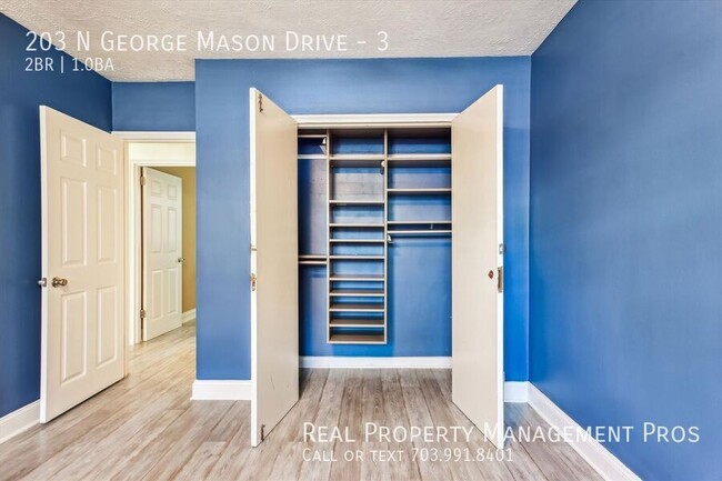 Building Photo - 203 N George Mason Dr