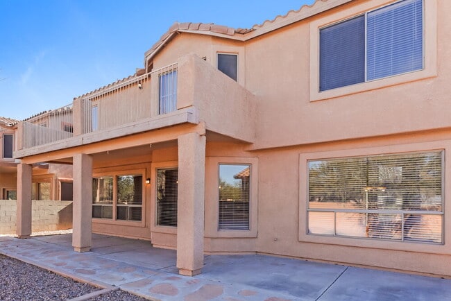 Building Photo - 355 E Camino Del Abeto