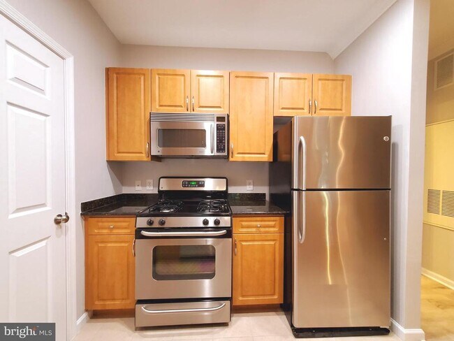 Building Photo - 12112 Garden Grove Cir