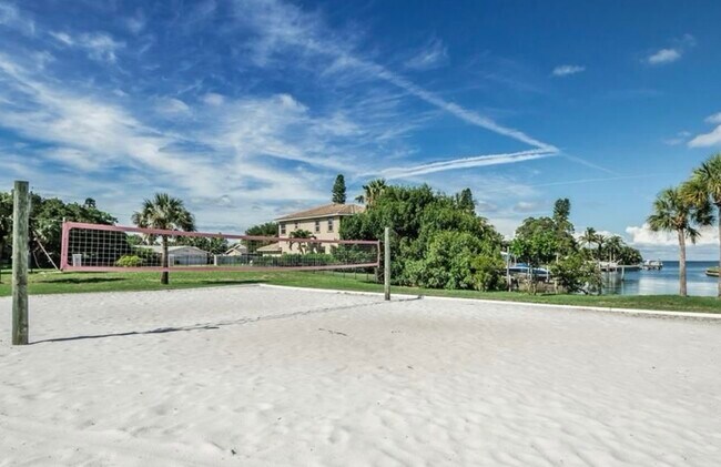 Building Photo - 5011 Starfish Dr SE