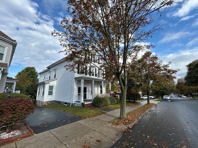 Primary Photo - 107 Lincoln Ave
