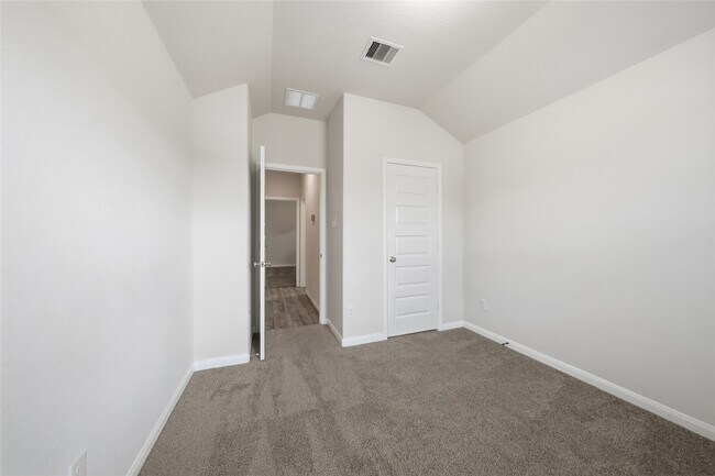 Building Photo - 7035 Toluca Dr