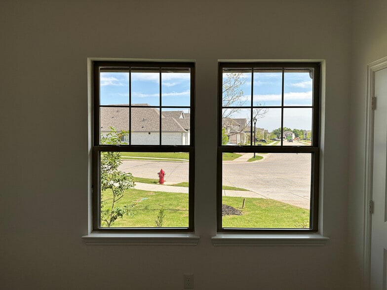 Building Photo - 3401 Paintbrush Path