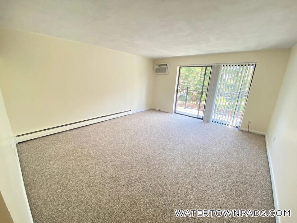 Building Photo - 24 Whites Ave