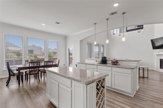 Building Photo - 130 Wild Pecan Lp