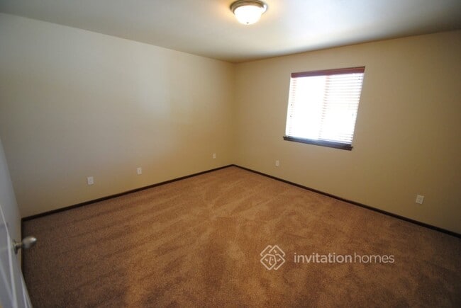 Building Photo - 5601 117th Pl NE