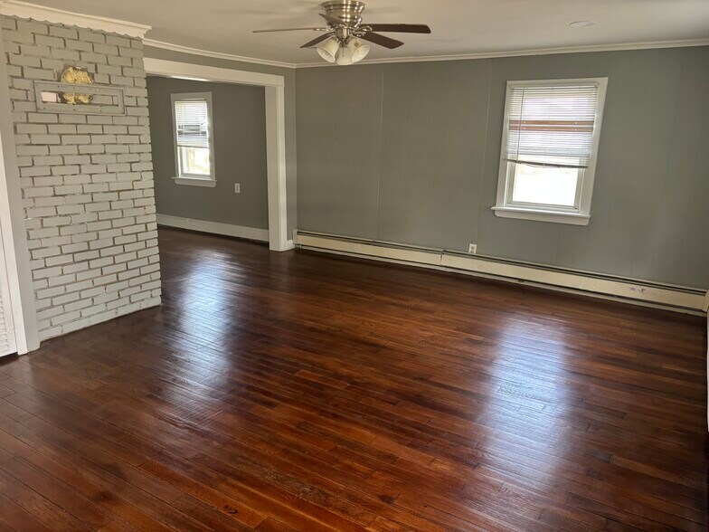 Building Photo - 17 Tennent Ave