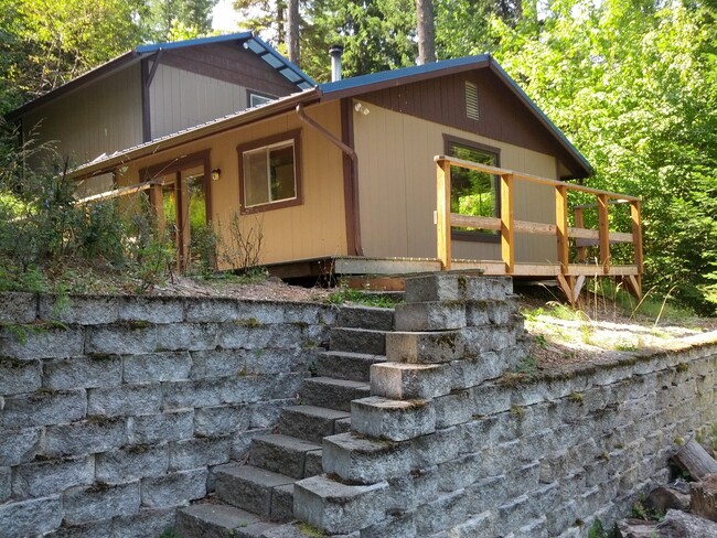 Building Photo - 4714 E Upper Hayden Lake Rd