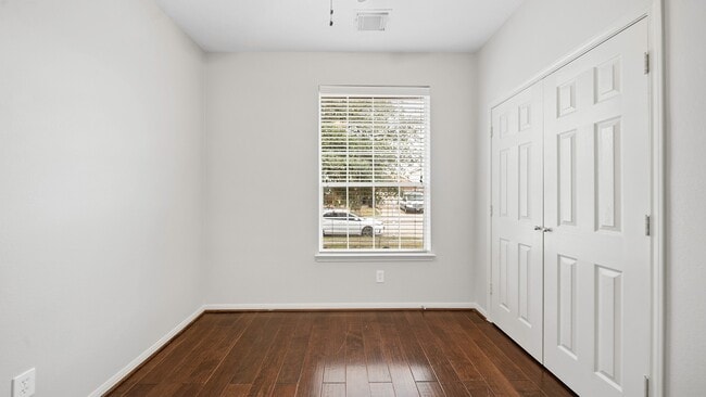 Building Photo - 15710 Flagstone Walk Way