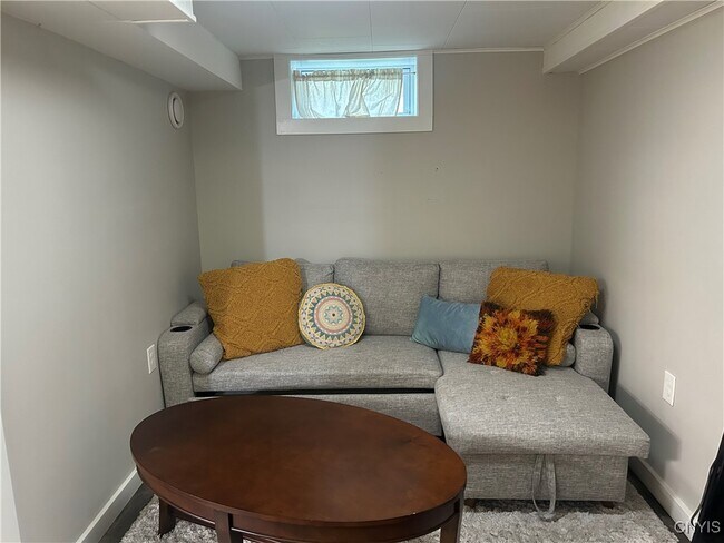 Building Photo - 805 4th St