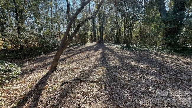 Building Photo - 2621 Dr Carver Rd