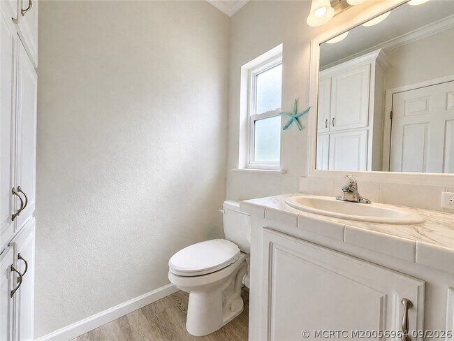 Building Photo - 252 NE Ebbtide Way