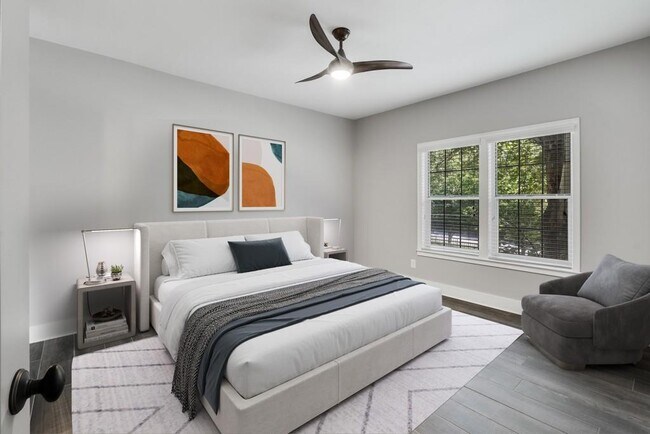 Building Photo - 240 Renaissance Pkwy NE