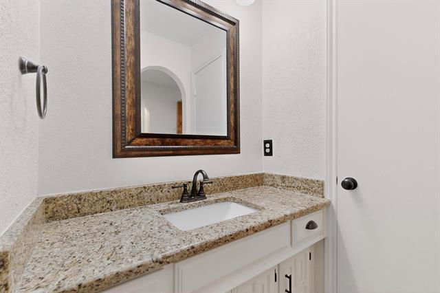 Building Photo - 1910 Glen Hill Dr