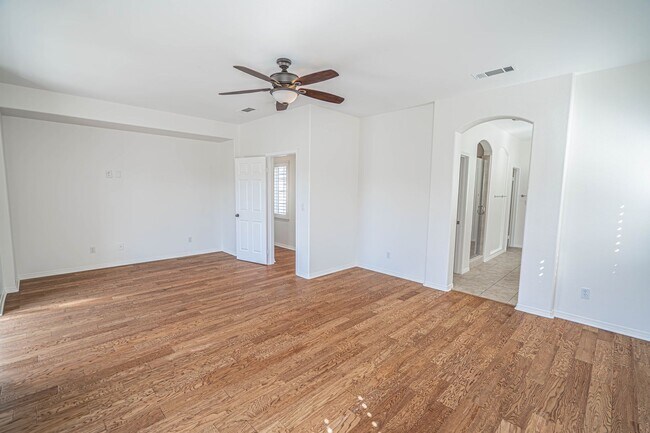 Building Photo - 23932 Windward Ln