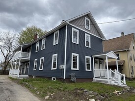 Building Photo - 22 Spruce St