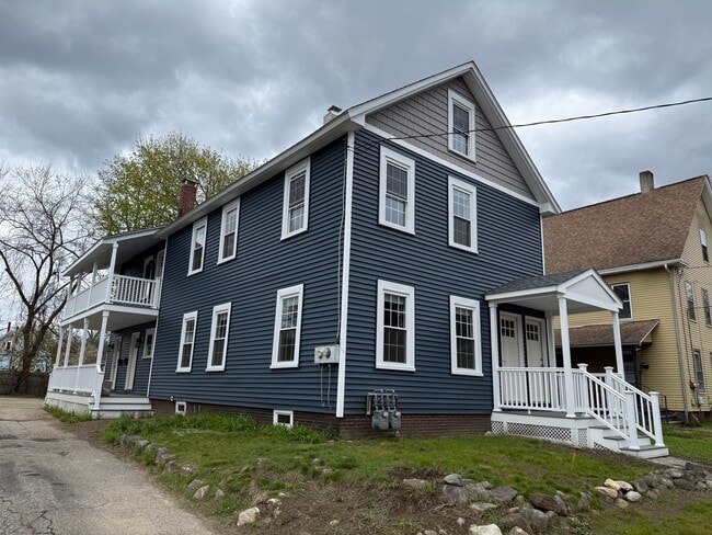 Building Photo - 22 Spruce St