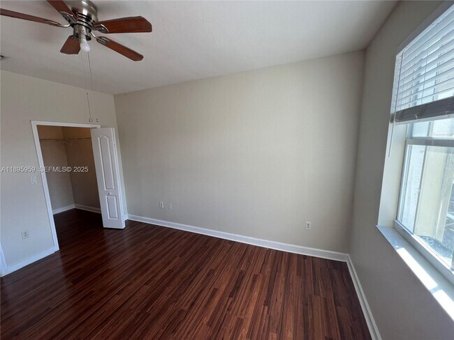 Building Photo - 2903 SE 17th Ave