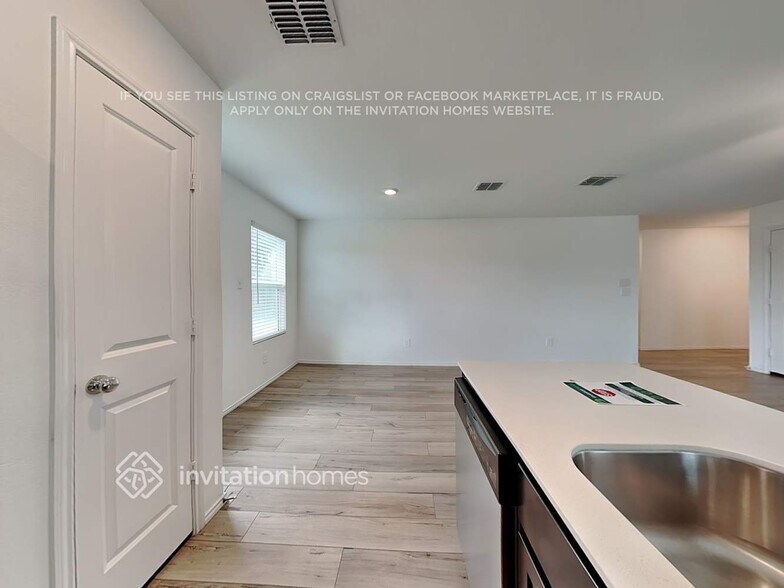 Building Photo - 10616 Sewell Cir