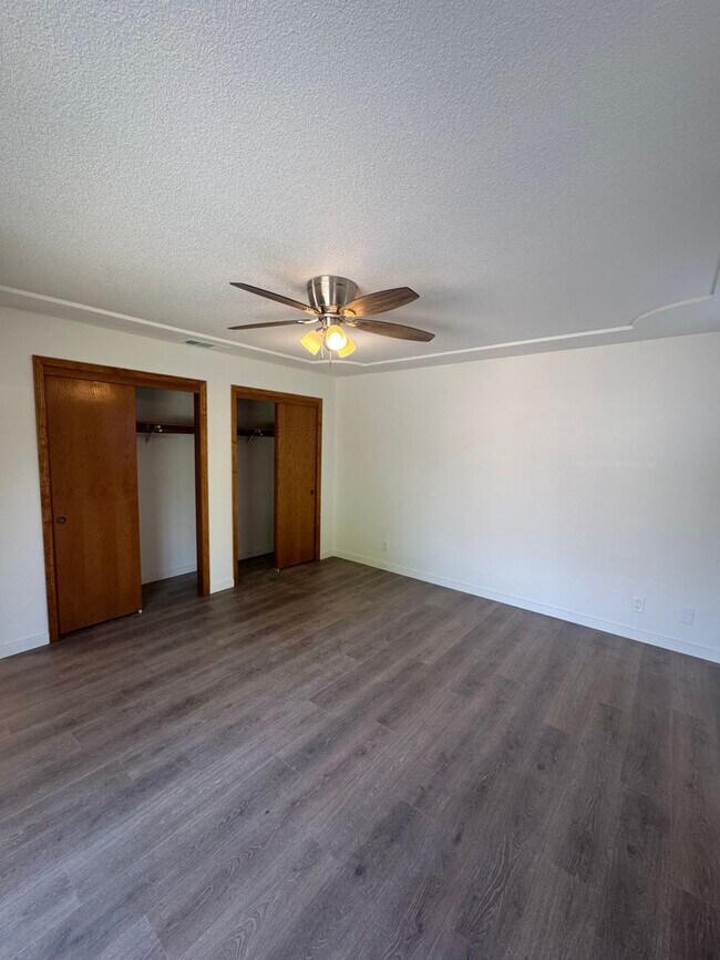 Building Photo - 2409 Candlewood Dr