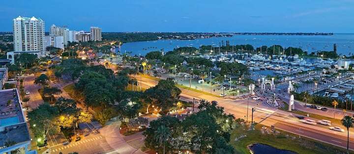 Sarasota Bay - 1 mile away - 850 S Tamiami Trl