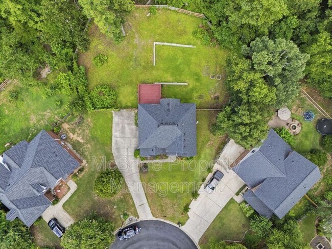 Building Photo - 827 Sonora Cir