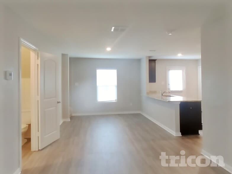 Building Photo - 12045 Latour Vly