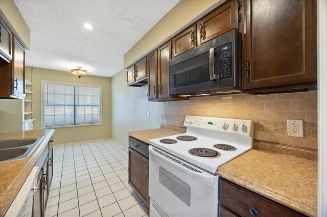 Building Photo - 553 Trailcrest Dr