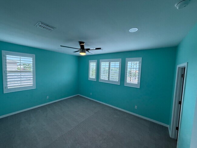 Building Photo - 1322 E Gemini Pl