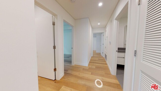 Building Photo - 938 Orange Grove Ave