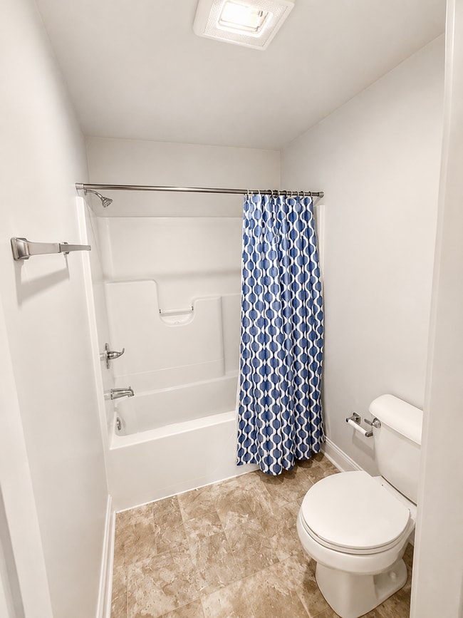 Building Photo - Three bedroom, 2 bath house in Gibsonville